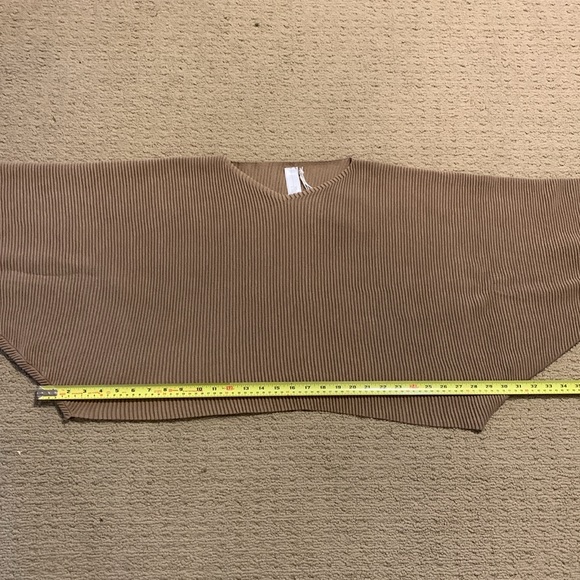 Wynne Layers Marlawynne tan crop top Large - Picture 6 of 11